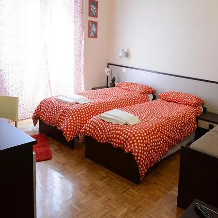 Lady Bed & Breakfast